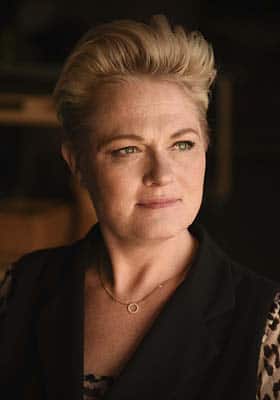 Anne Dorthe Hasholt