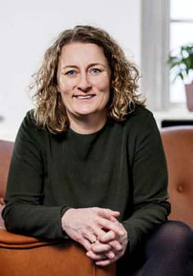 Underviser_280x400px_Pernille Holmboe